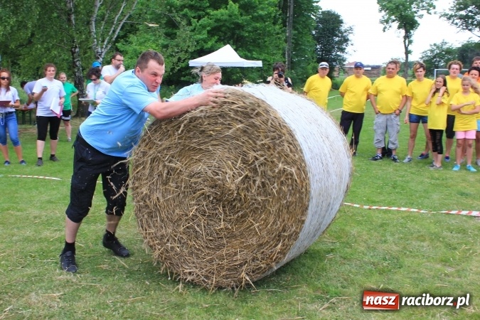 Zdjęcie w galerii na portalu naszraciborz.pl: Burzowy turniej sołectw w Łańcach. Zwyciężyła drużyna z Pogrzebienia!  wiadomości z regionu