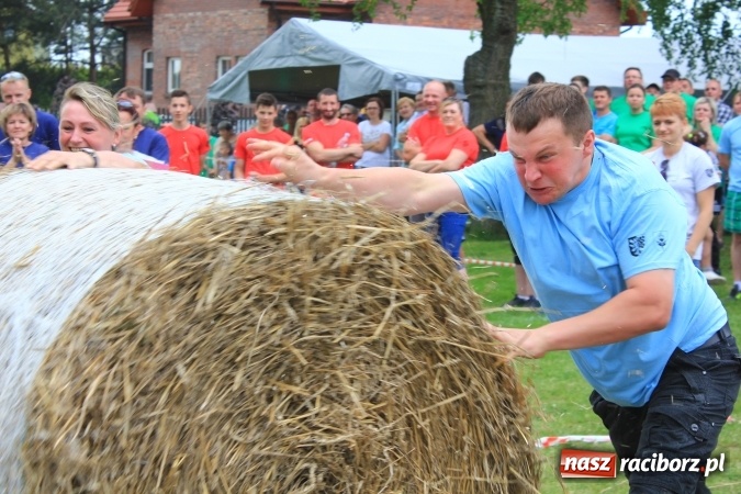 Zdjęcie w galerii na portalu naszraciborz.pl: Burzowy turniej sołectw w Łańcach. Zwyciężyła drużyna z Pogrzebienia!  wiadomości z regionu