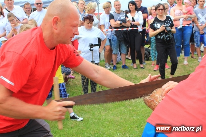 Zdjęcie w galerii na portalu naszraciborz.pl: Burzowy turniej sołectw w Łańcach. Zwyciężyła drużyna z Pogrzebienia!  wiadomości z regionu