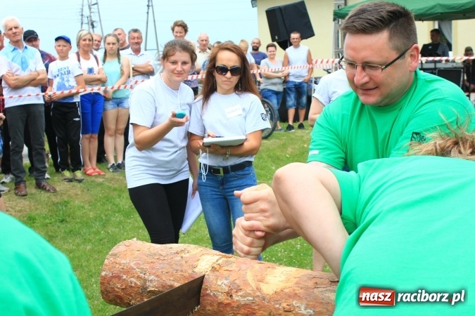 Zdjęcie w galerii na portalu naszraciborz.pl: Burzowy turniej sołectw w Łańcach. Zwyciężyła drużyna z Pogrzebienia!  wiadomości z regionu