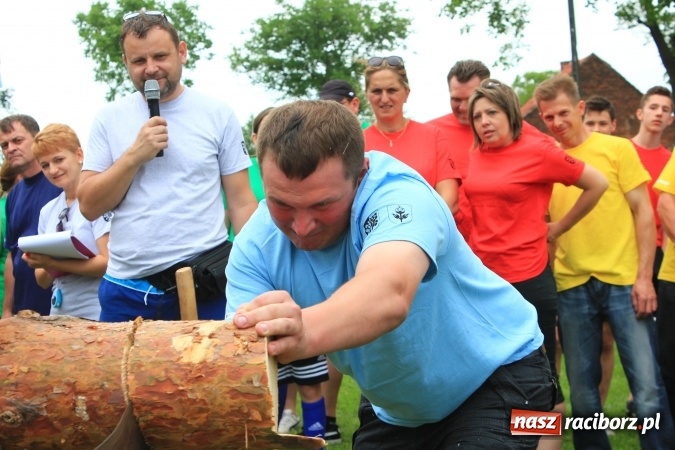 Zdjęcie w galerii na portalu naszraciborz.pl: Burzowy turniej sołectw w Łańcach. Zwyciężyła drużyna z Pogrzebienia!  wiadomości z regionu