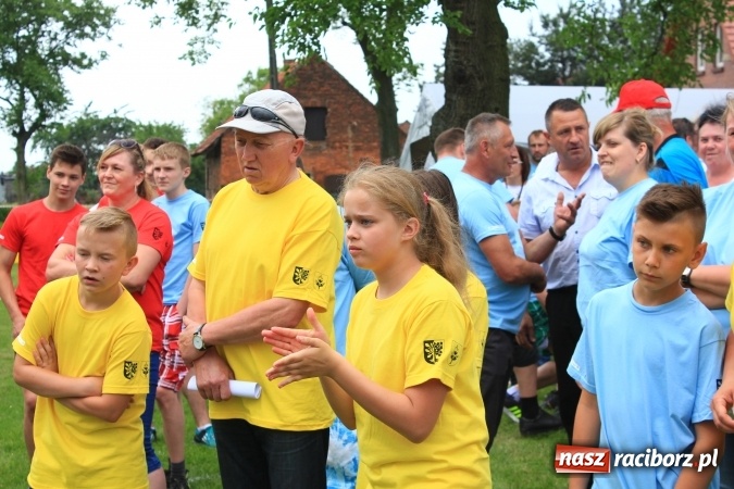 Zdjęcie w galerii na portalu naszraciborz.pl: Burzowy turniej sołectw w Łańcach. Zwyciężyła drużyna z Pogrzebienia!  wiadomości z regionu