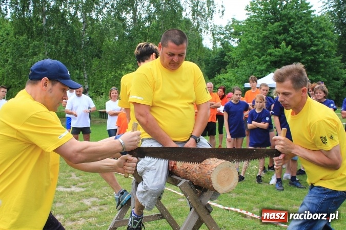 Zdjęcie w galerii na portalu naszraciborz.pl: Burzowy turniej sołectw w Łańcach. Zwyciężyła drużyna z Pogrzebienia!  wiadomości z regionu