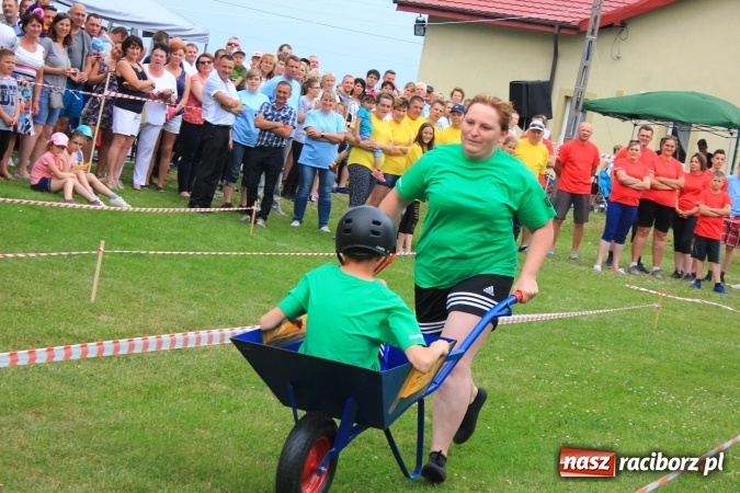 Zdjęcie w galerii na portalu naszraciborz.pl: Burzowy turniej sołectw w Łańcach. Zwyciężyła drużyna z Pogrzebienia!  wiadomości z regionu