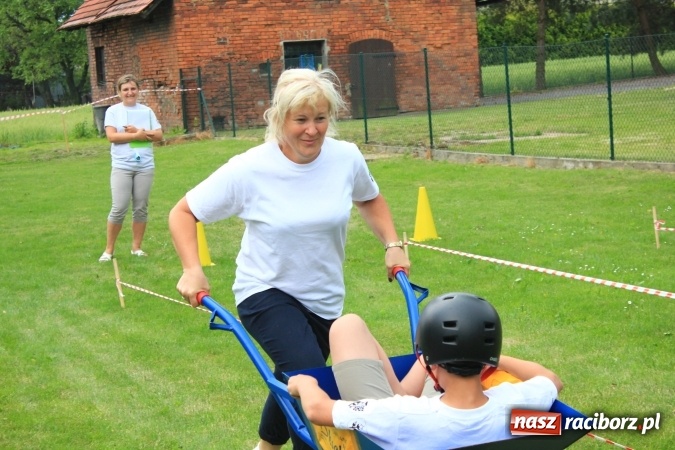 Zdjęcie w galerii na portalu naszraciborz.pl: Burzowy turniej sołectw w Łańcach. Zwyciężyła drużyna z Pogrzebienia!  wiadomości z regionu