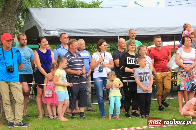 Zdjęcie w galerii na portalu naszraciborz.pl: Burzowy turniej sołectw w Łańcach. Zwyciężyła drużyna z Pogrzebienia!  wiadomości z regionu