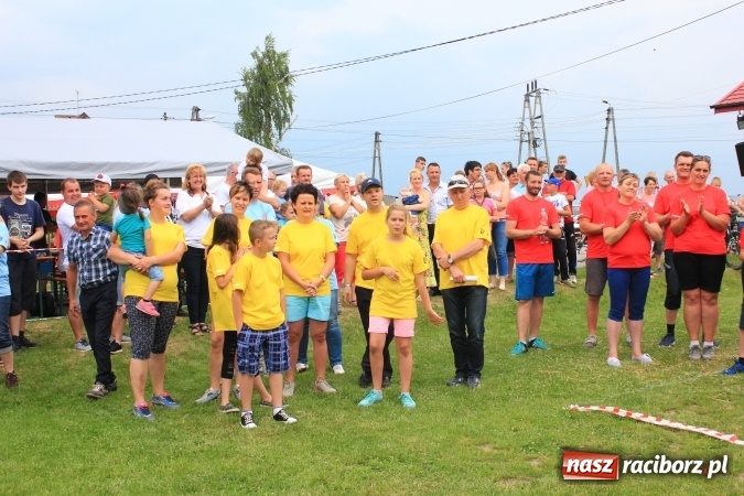 Zdjęcie w galerii na portalu naszraciborz.pl: Burzowy turniej sołectw w Łańcach. Zwyciężyła drużyna z Pogrzebienia!  wiadomości z regionu