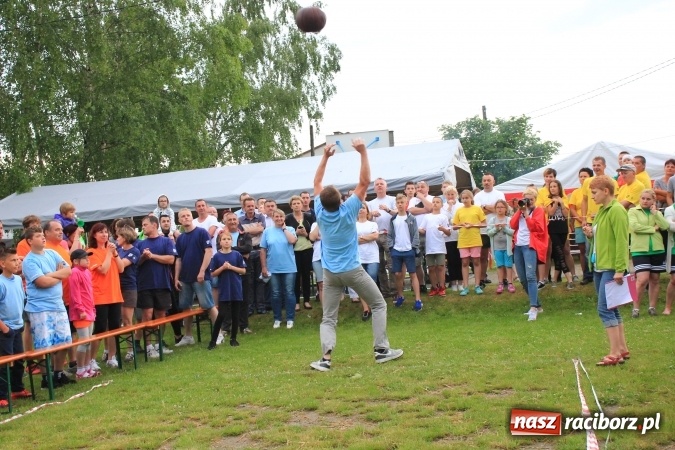 Zdjęcie w galerii na portalu naszraciborz.pl: Burzowy turniej sołectw w Łańcach. Zwyciężyła drużyna z Pogrzebienia!  wiadomości z regionu