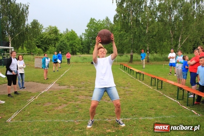 Zdjęcie w galerii na portalu naszraciborz.pl: Burzowy turniej sołectw w Łańcach. Zwyciężyła drużyna z Pogrzebienia!  wiadomości z regionu