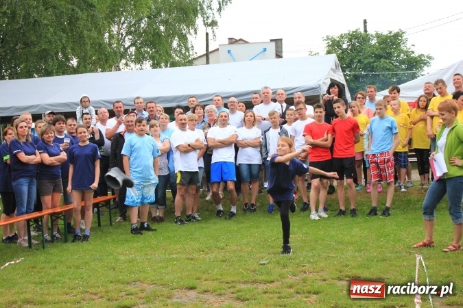 Zdjęcie w galerii na portalu naszraciborz.pl: Burzowy turniej sołectw w Łańcach. Zwyciężyła drużyna z Pogrzebienia!  wiadomości z regionu