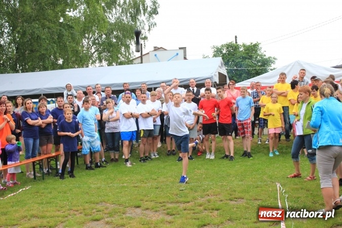 Zdjęcie w galerii na portalu naszraciborz.pl: Burzowy turniej sołectw w Łańcach. Zwyciężyła drużyna z Pogrzebienia!  wiadomości z regionu