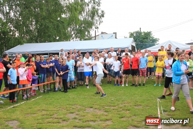 Zdjęcie w galerii na portalu naszraciborz.pl: Burzowy turniej sołectw w Łańcach. Zwyciężyła drużyna z Pogrzebienia!  wiadomości z regionu