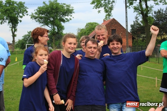 Zdjęcie w galerii na portalu naszraciborz.pl: Burzowy turniej sołectw w Łańcach. Zwyciężyła drużyna z Pogrzebienia!  wiadomości z regionu