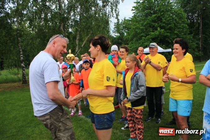 Zdjęcie w galerii na portalu naszraciborz.pl: Burzowy turniej sołectw w Łańcach. Zwyciężyła drużyna z Pogrzebienia!  wiadomości z regionu
