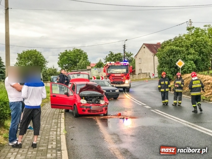 Zdjęcie w galerii na portalu naszraciborz.pl: Matka z dzieckiem w szpitalu po zderzeniu golfa z matizem na Kozielskiej wiadomości z regionu