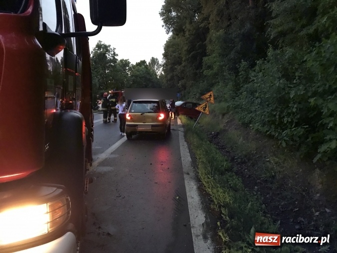 Zdjęcie w galerii na portalu naszraciborz.pl: Daewoo matiz wyleciał z drogi na Brzeskiej wiadomości z regionu