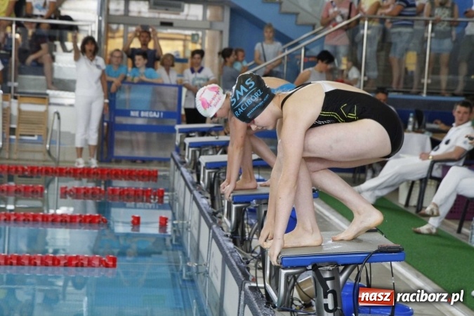 Zdjęcie w galerii na portalu naszraciborz.pl: Pływanie. 15 lat partnerstwa na pływalni ZSOMS wiadomości z regionu