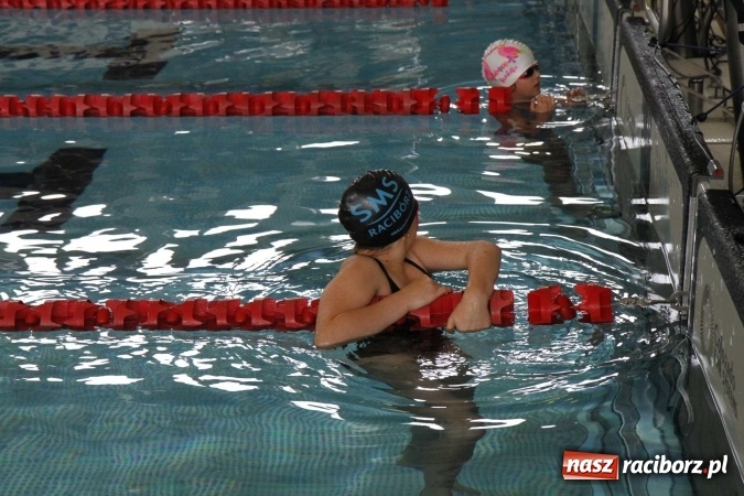 Zdjęcie w galerii na portalu naszraciborz.pl: Pływanie. 15 lat partnerstwa na pływalni ZSOMS wiadomości z regionu