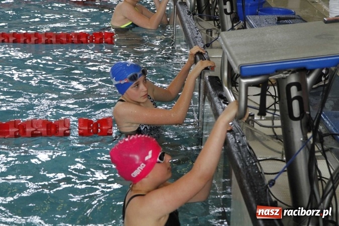 Zdjęcie w galerii na portalu naszraciborz.pl: Pływanie. 15 lat partnerstwa na pływalni ZSOMS wiadomości z regionu
