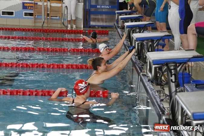 Zdjęcie w galerii na portalu naszraciborz.pl: Pływanie. 15 lat partnerstwa na pływalni ZSOMS wiadomości z regionu