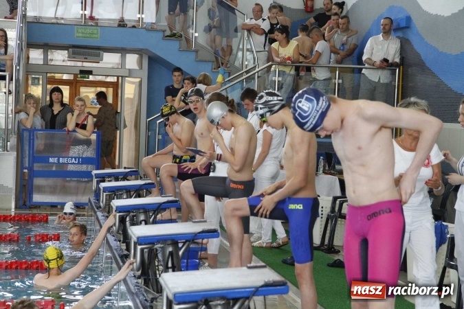Zdjęcie w galerii na portalu naszraciborz.pl: Pływanie. 15 lat partnerstwa na pływalni ZSOMS wiadomości z regionu