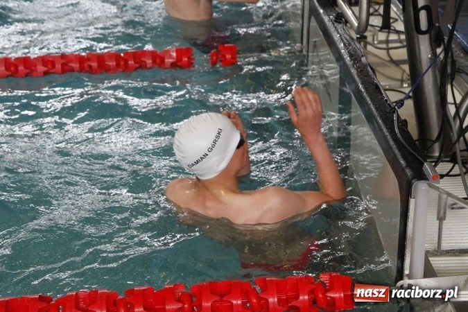 Zdjęcie w galerii na portalu naszraciborz.pl: Pływanie. 15 lat partnerstwa na pływalni ZSOMS wiadomości z regionu
