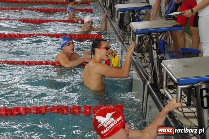 Zdjęcie w galerii na portalu naszraciborz.pl: Pływanie. 15 lat partnerstwa na pływalni ZSOMS wiadomości z regionu