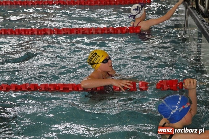 Zdjęcie w galerii na portalu naszraciborz.pl: Pływanie. 15 lat partnerstwa na pływalni ZSOMS wiadomości z regionu
