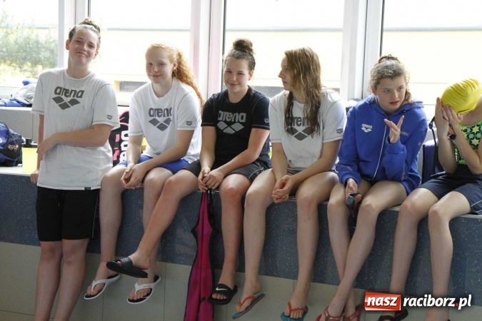 Zdjęcie w galerii na portalu naszraciborz.pl: Pływanie. 15 lat partnerstwa na pływalni ZSOMS wiadomości z regionu