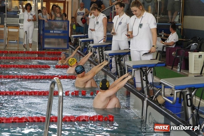 Zdjęcie w galerii na portalu naszraciborz.pl: Pływanie. 15 lat partnerstwa na pływalni ZSOMS wiadomości z regionu