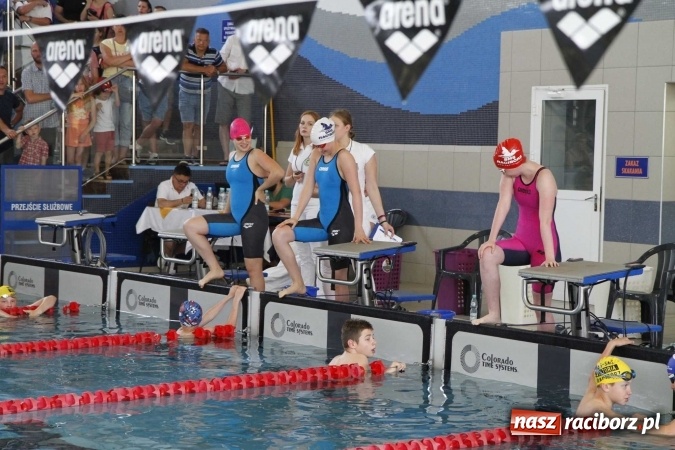 Zdjęcie w galerii na portalu naszraciborz.pl: Pływanie. 15 lat partnerstwa na pływalni ZSOMS wiadomości z regionu