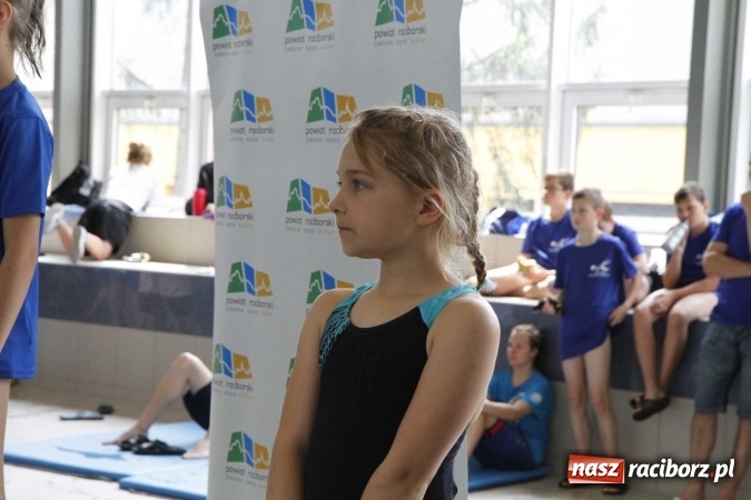 Zdjęcie w galerii na portalu naszraciborz.pl: Pływanie. 15 lat partnerstwa na pływalni ZSOMS wiadomości z regionu