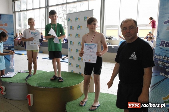 Zdjęcie w galerii na portalu naszraciborz.pl: Pływanie. 15 lat partnerstwa na pływalni ZSOMS wiadomości z regionu