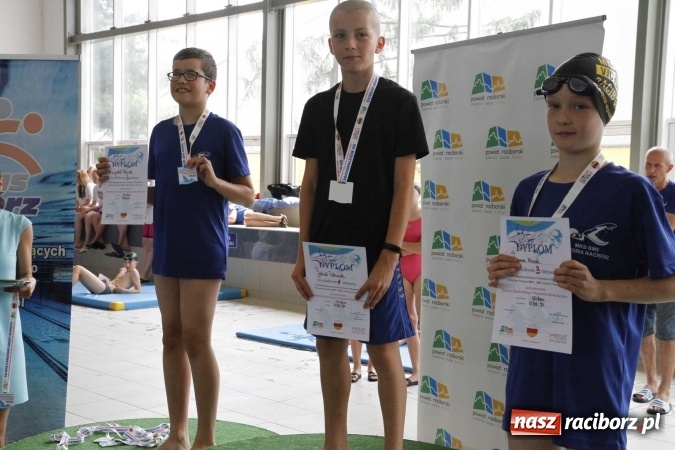 Zdjęcie w galerii na portalu naszraciborz.pl: Pływanie. 15 lat partnerstwa na pływalni ZSOMS wiadomości z regionu