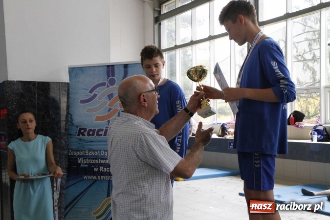 Zdjęcie w galerii na portalu naszraciborz.pl: Pływanie. 15 lat partnerstwa na pływalni ZSOMS wiadomości z regionu