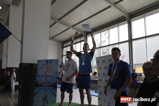 Zdjęcie w galerii na portalu naszraciborz.pl: Pływanie. 15 lat partnerstwa na pływalni ZSOMS wiadomości z regionu