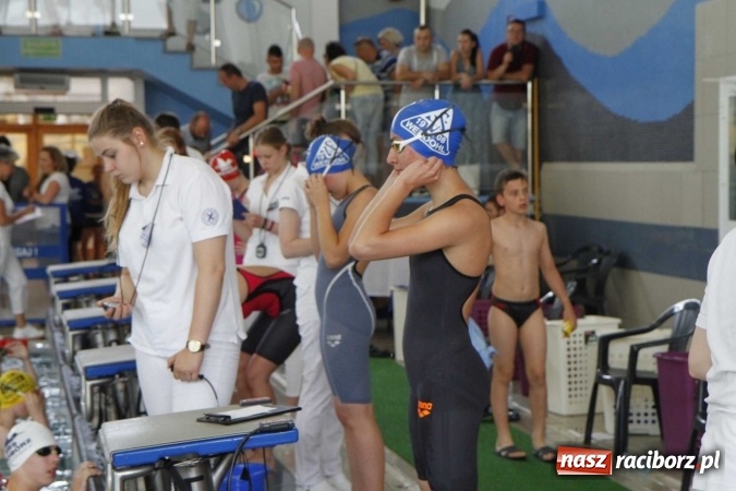 Zdjęcie w galerii na portalu naszraciborz.pl: Pływanie. 15 lat partnerstwa na pływalni ZSOMS wiadomości z regionu