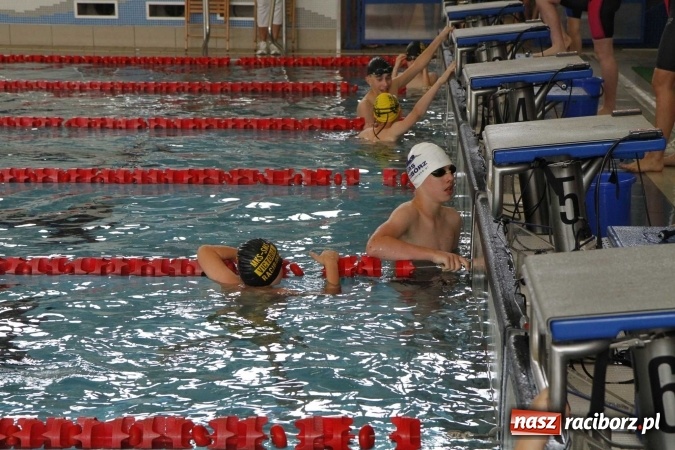 Zdjęcie w galerii na portalu naszraciborz.pl: Pływanie. 15 lat partnerstwa na pływalni ZSOMS wiadomości z regionu
