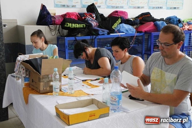 Zdjęcie w galerii na portalu naszraciborz.pl: Pływanie. 15 lat partnerstwa na pływalni ZSOMS wiadomości z regionu