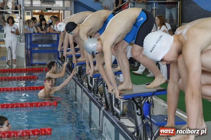 Zdjęcie w galerii na portalu naszraciborz.pl: Pływanie. 15 lat partnerstwa na pływalni ZSOMS wiadomości z regionu