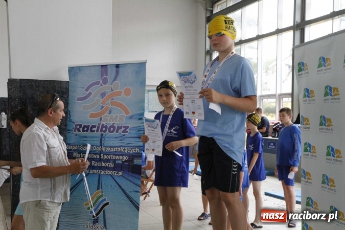 Zdjęcie w galerii na portalu naszraciborz.pl: Pływanie. 15 lat partnerstwa na pływalni ZSOMS wiadomości z regionu