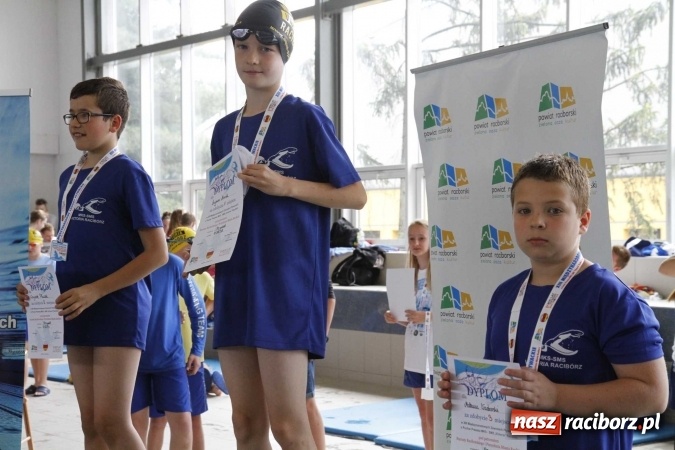 Zdjęcie w galerii na portalu naszraciborz.pl: Pływanie. 15 lat partnerstwa na pływalni ZSOMS wiadomości z regionu