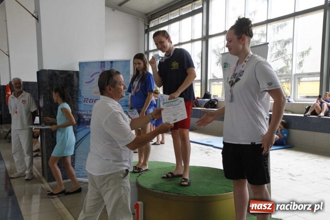 Zdjęcie w galerii na portalu naszraciborz.pl: Pływanie. 15 lat partnerstwa na pływalni ZSOMS wiadomości z regionu