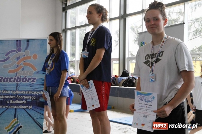 Zdjęcie w galerii na portalu naszraciborz.pl: Pływanie. 15 lat partnerstwa na pływalni ZSOMS wiadomości z regionu