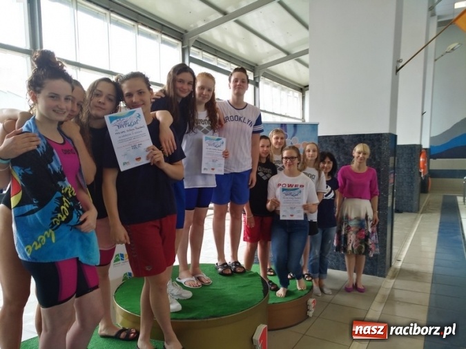 Zdjęcie w galerii na portalu naszraciborz.pl: Pływanie. 15 lat partnerstwa na pływalni ZSOMS wiadomości z regionu