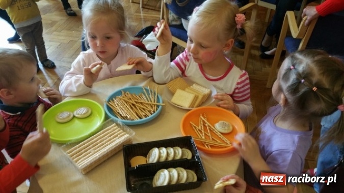 Zdjęcie w galerii na portalu naszraciborz.pl: Fiku-miku ma już wakacje wiadomości z regionu