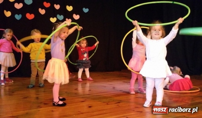 Zdjęcie w galerii na portalu naszraciborz.pl: Fiku-miku ma już wakacje wiadomości z regionu