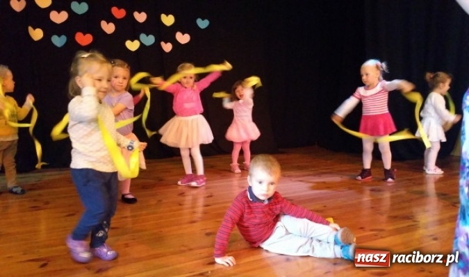 Zdjęcie w galerii na portalu naszraciborz.pl: Fiku-miku ma już wakacje wiadomości z regionu