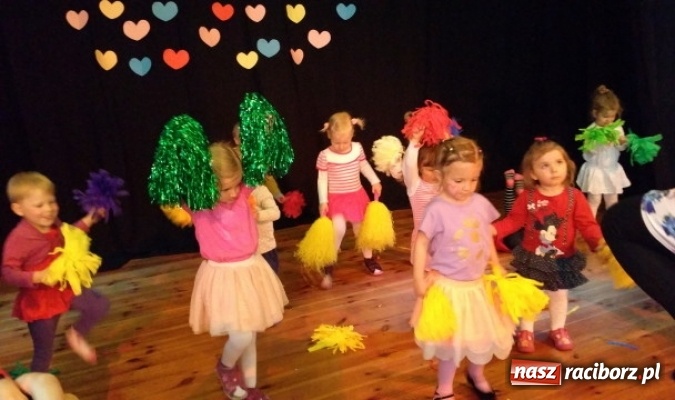 Zdjęcie w galerii na portalu naszraciborz.pl: Fiku-miku ma już wakacje wiadomości z regionu