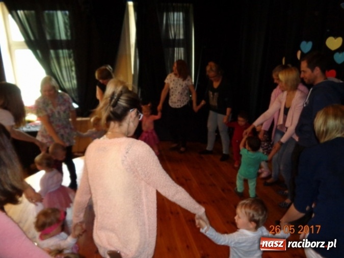 Zdjęcie w galerii na portalu naszraciborz.pl: Fiku-miku ma już wakacje wiadomości z regionu